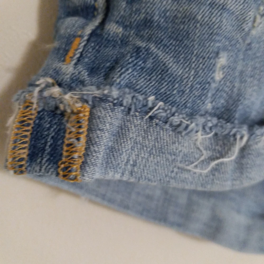 Hollister 1 28 Jeans Shorts Distressed Medium Wash